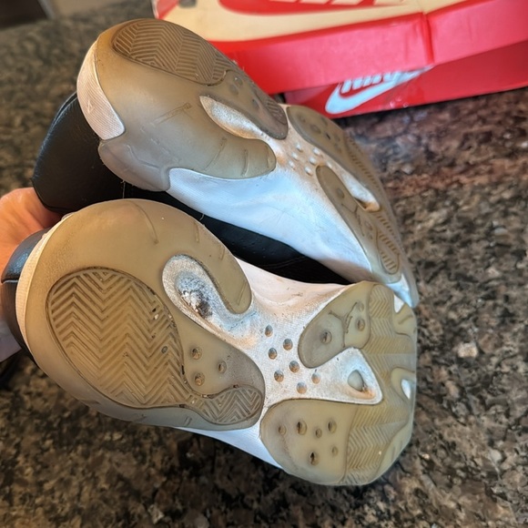 Jordan Kids Black and Blue Athletic Shoes 7Y - Picture 8 of 15